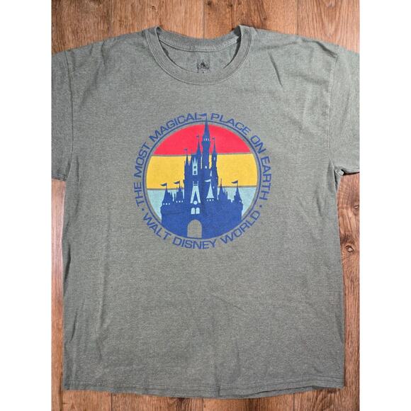 Walt Disney World Men's Large Gray T-Shirt Most Magical Place On Earth - Picture 2 of 6